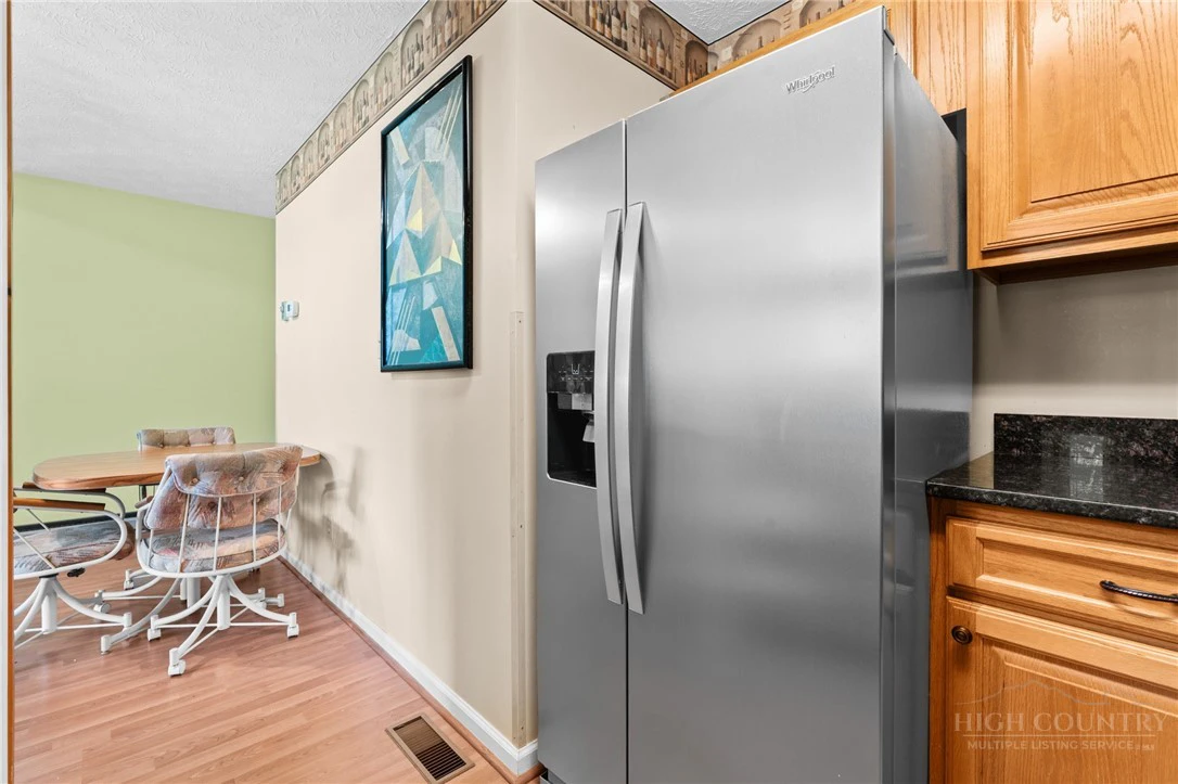 Image number 12 for the current listing