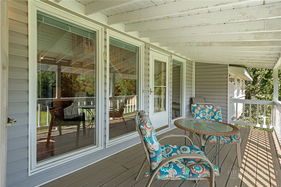 Image number 15 for the current listing