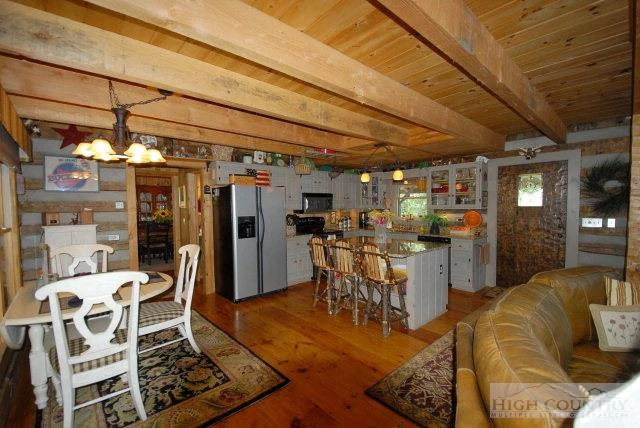Image number 9 for the current listing