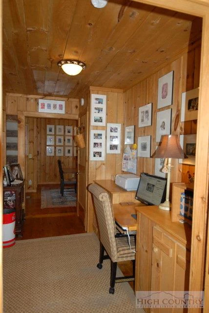 Image number 15 for the current listing