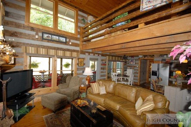 Image number 12 for the current listing