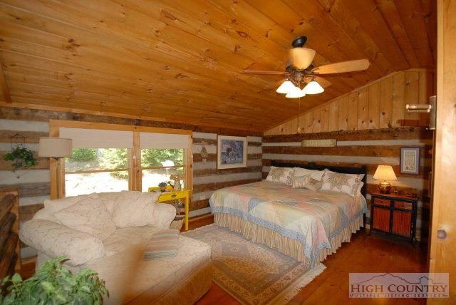 Image number 11 for the current listing
