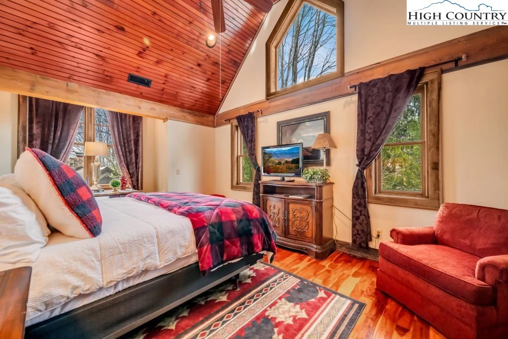 Image number 7 for the current listing