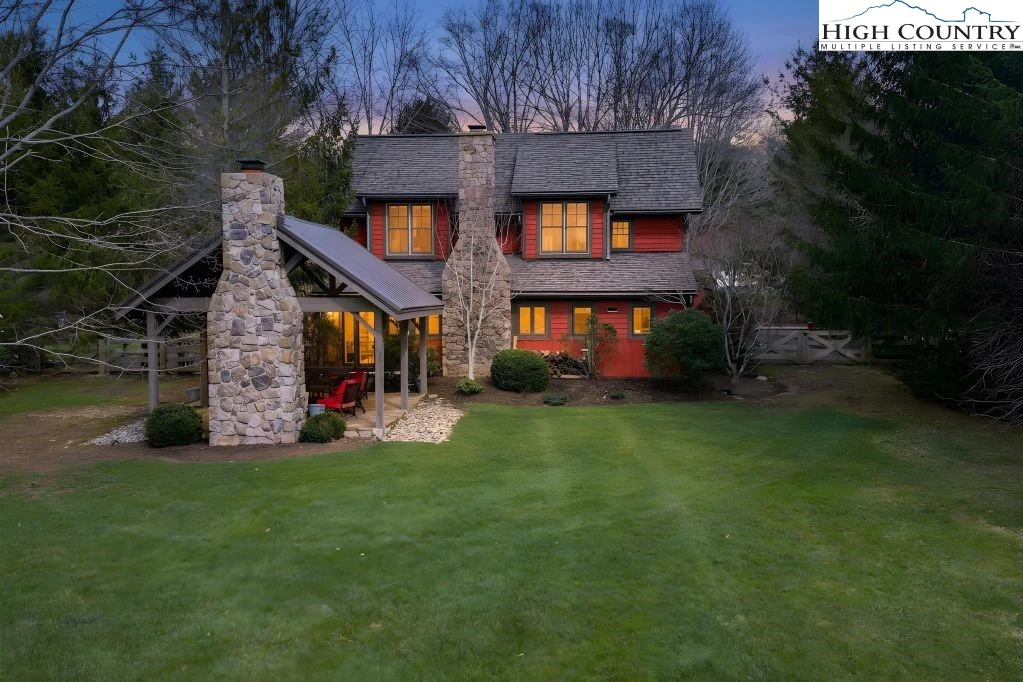 Image number 1 for the current listing