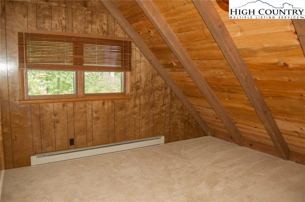 Image number 9 for the current listing