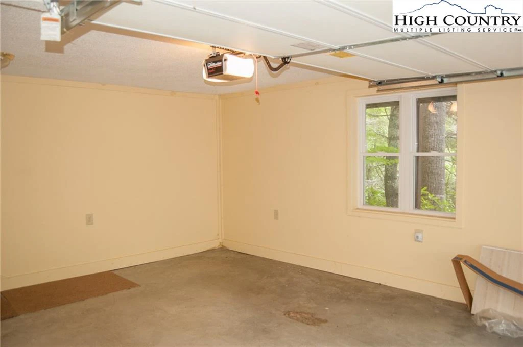 Image number 8 for the current listing