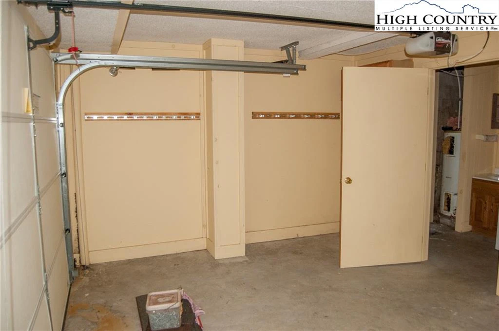 Image number 7 for the current listing
