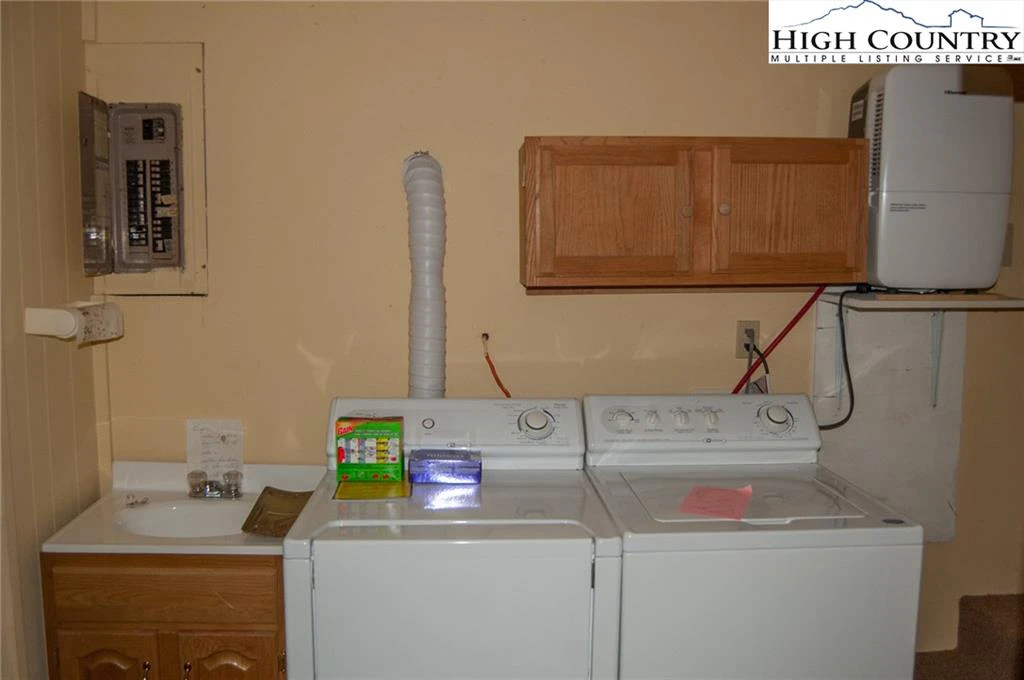 Image number 6 for the current listing