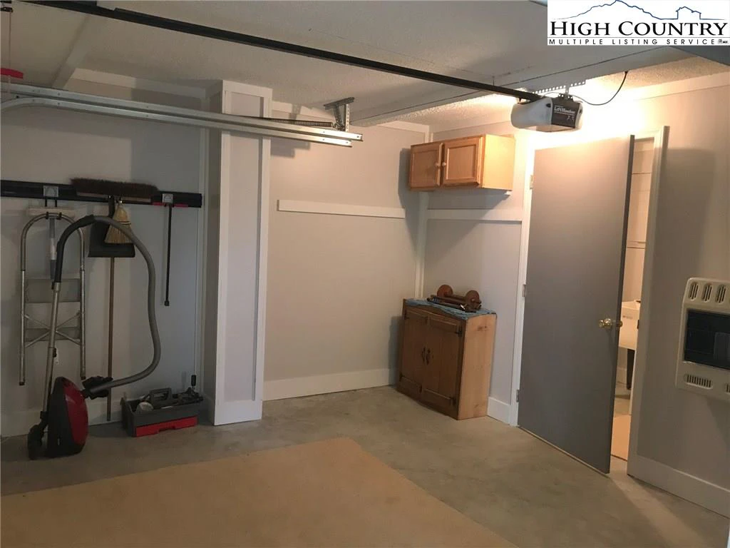 Image number 10 for the current listing