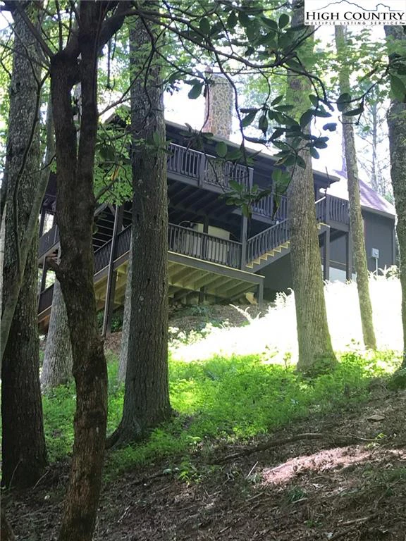 Image number 2 for the current listing