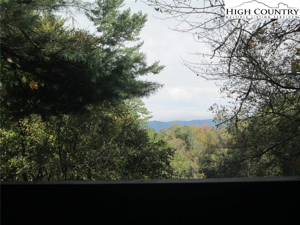Image number 18 for the current listing