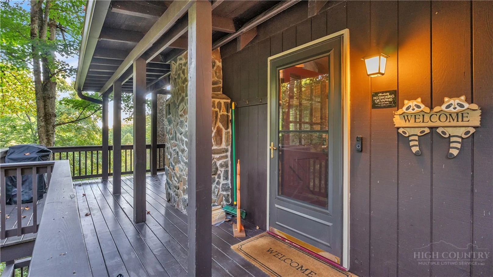 Image number 4 for the current listing