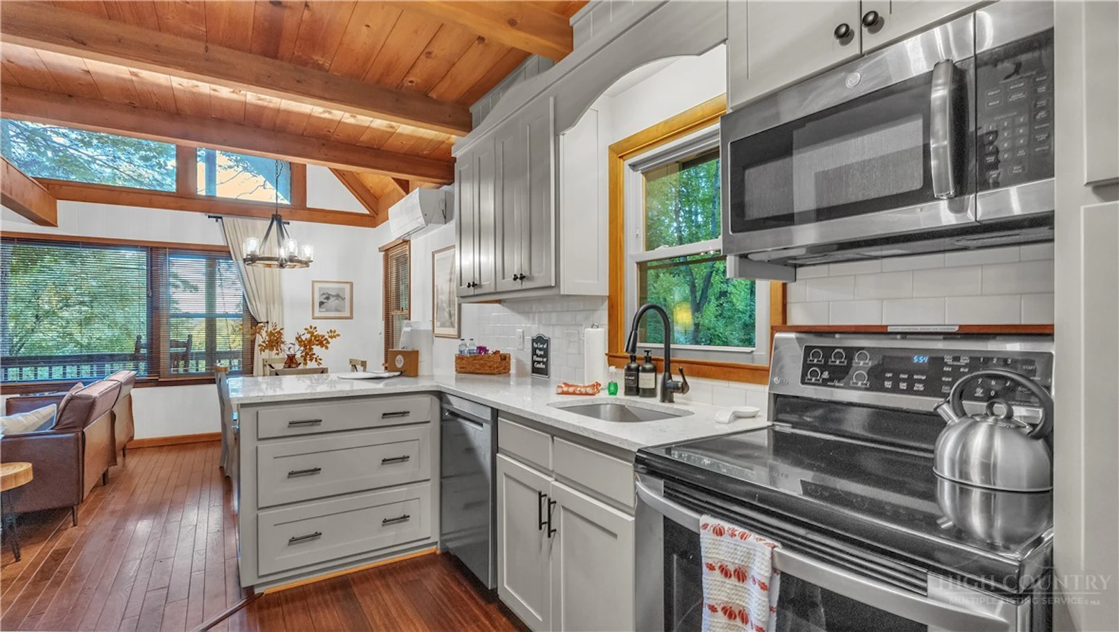 Image number 7 for the current listing
