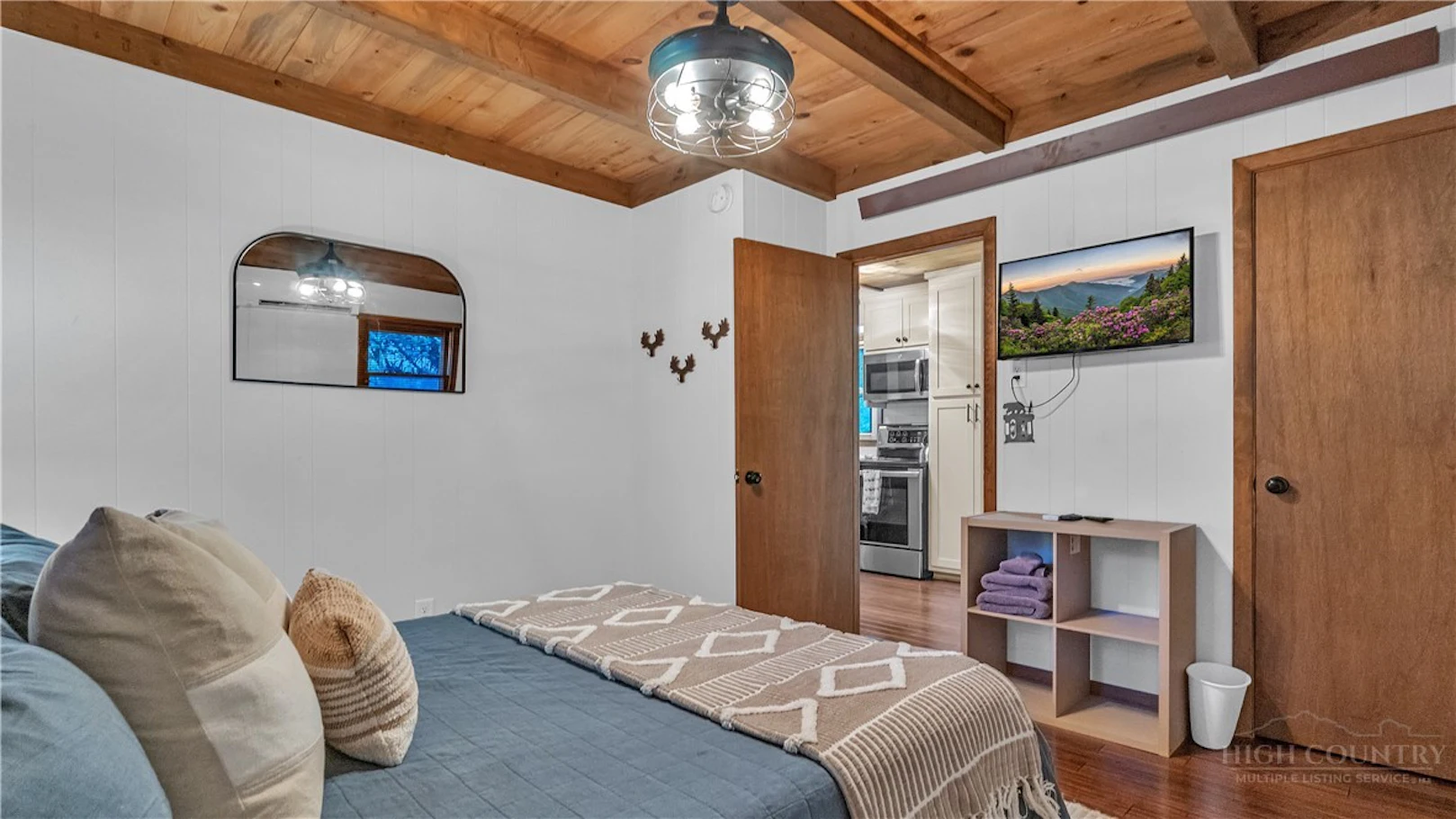 Image number 10 for the current listing