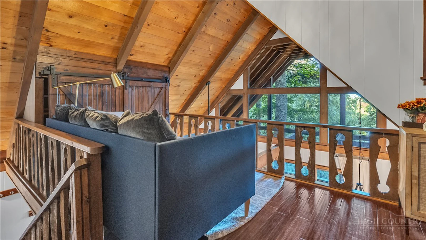 Image number 13 for the current listing