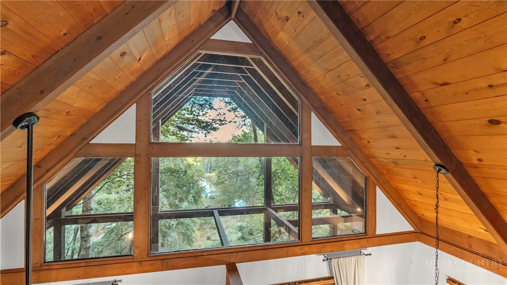Image number 16 for the current listing