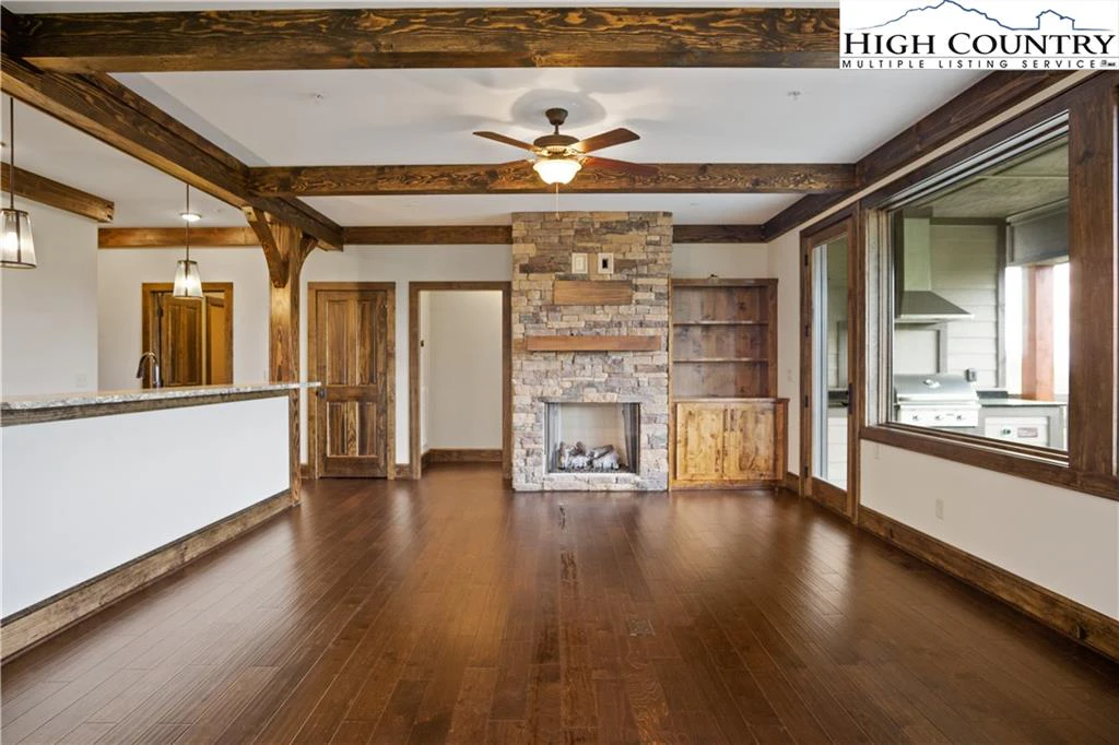 Image number 3 for the current listing
