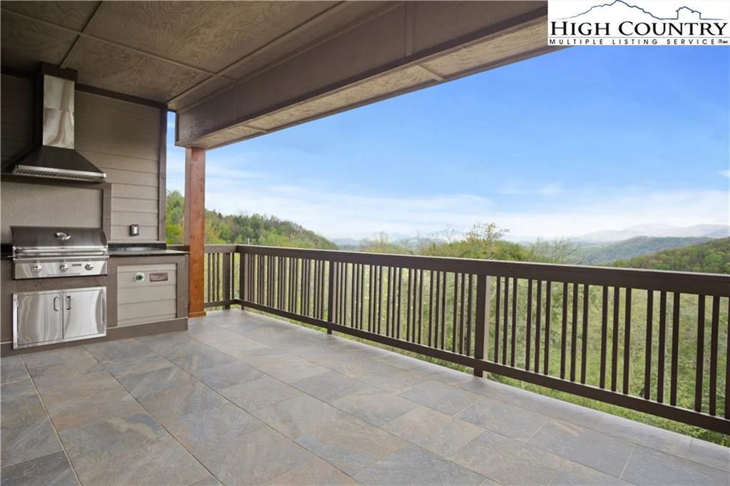 Image number 4 for the current listing