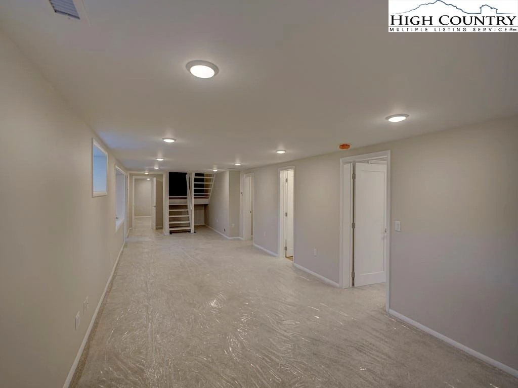 Image number 3 for the current listing