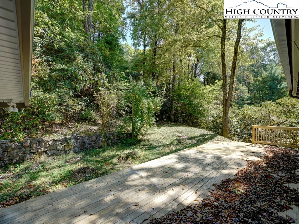 Image number 14 for the current listing