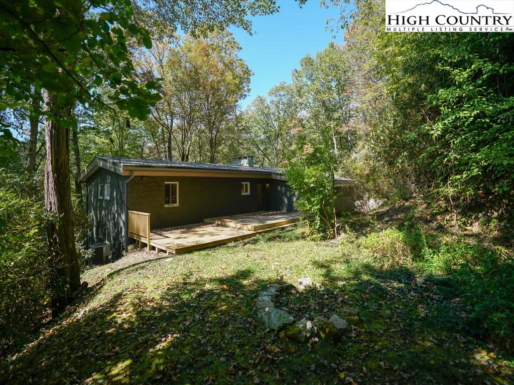 Image number 15 for the current listing