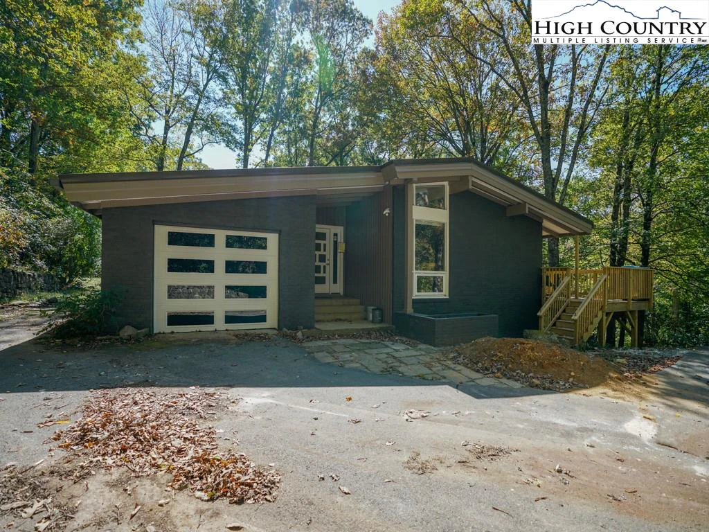 Image number 21 for the current listing