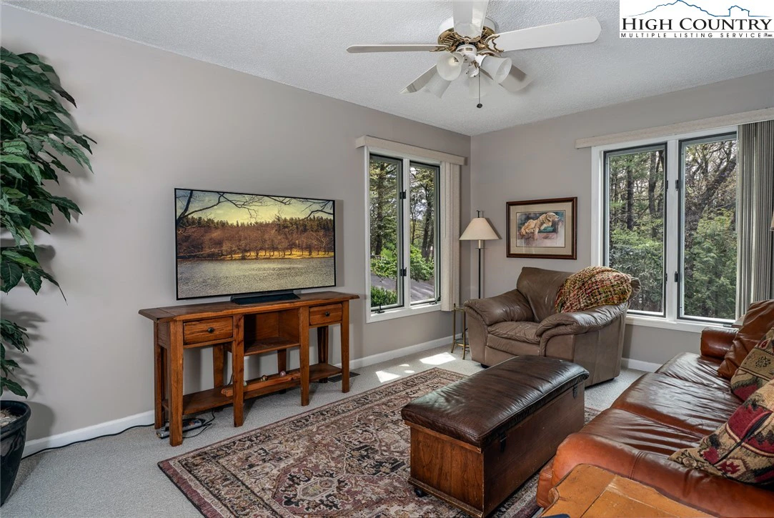 Image number 5 for the current listing