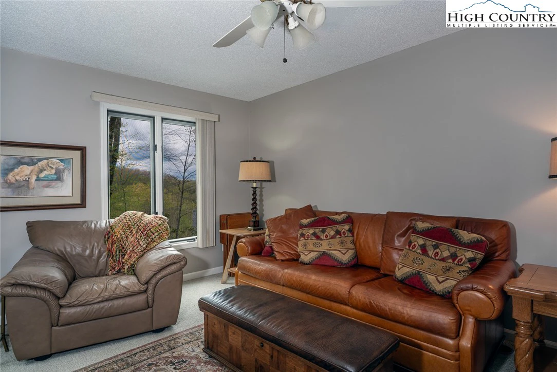 Image number 6 for the current listing