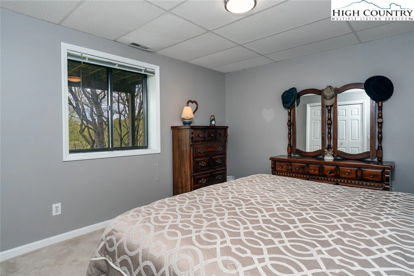 Image number 2 for the current listing