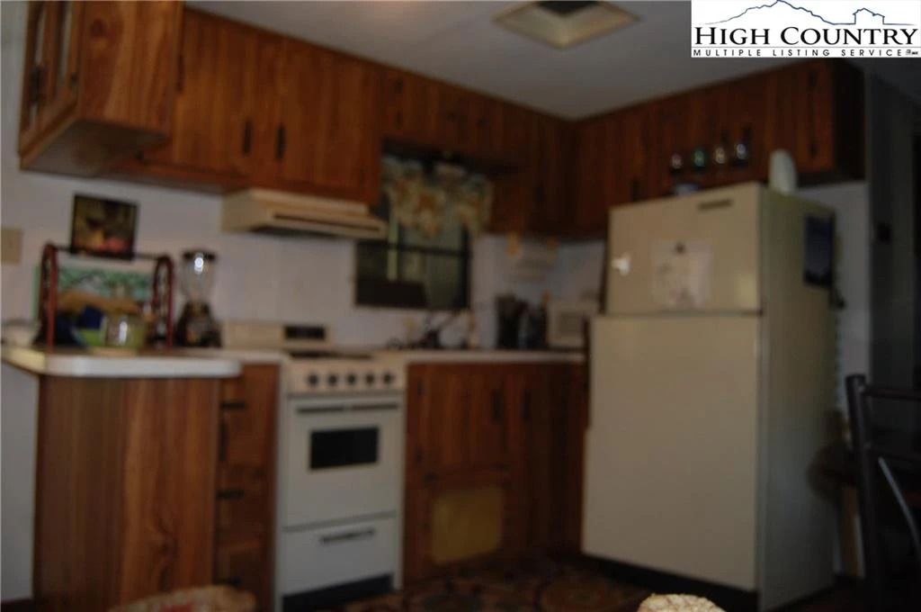 Image number 13 for the current listing