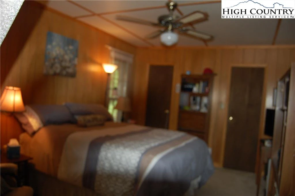 Image number 15 for the current listing