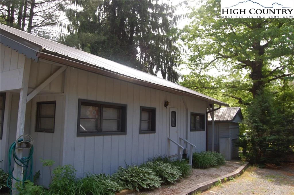 Image number 4 for the current listing