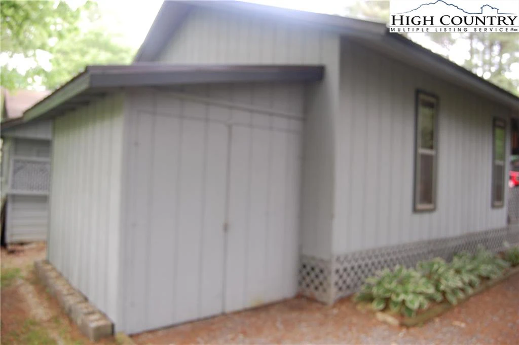 Image number 7 for the current listing