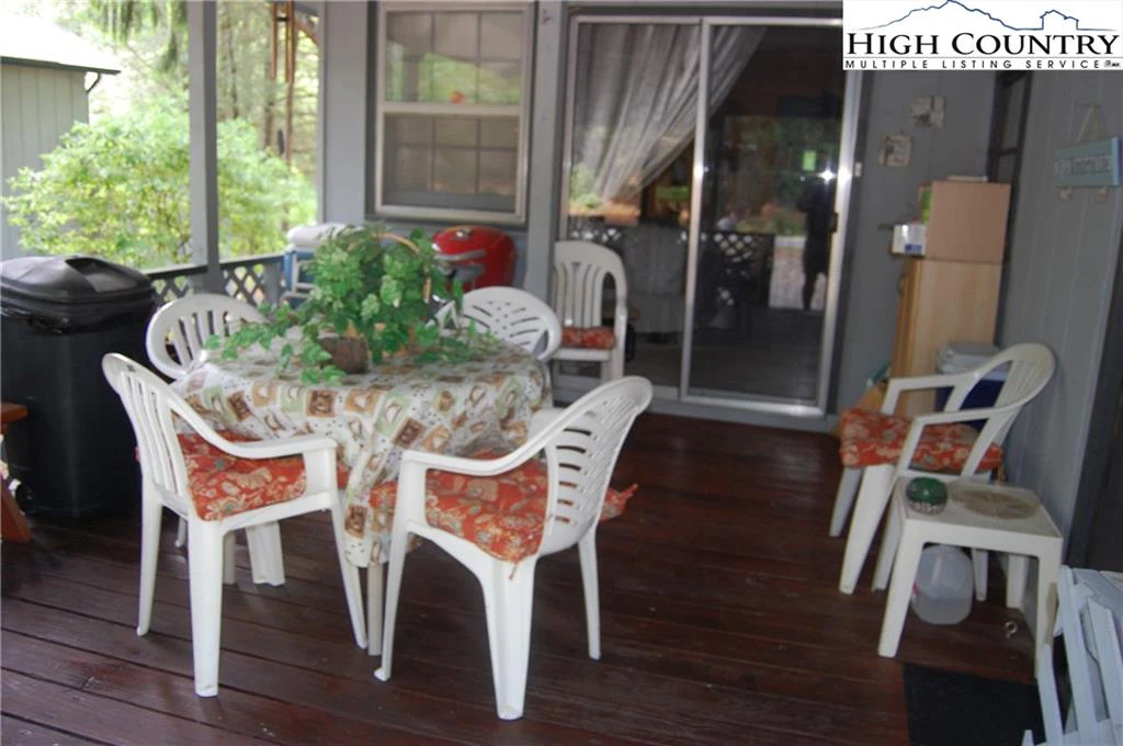 Image number 8 for the current listing