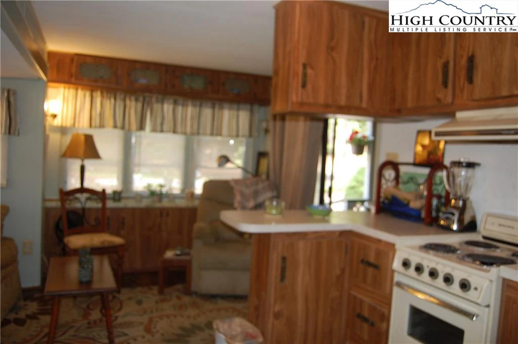 Image number 10 for the current listing