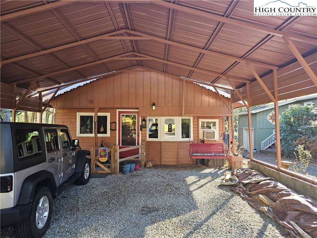 Image number 1 for the current listing