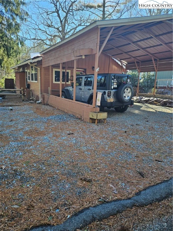 Image number 16 for the current listing