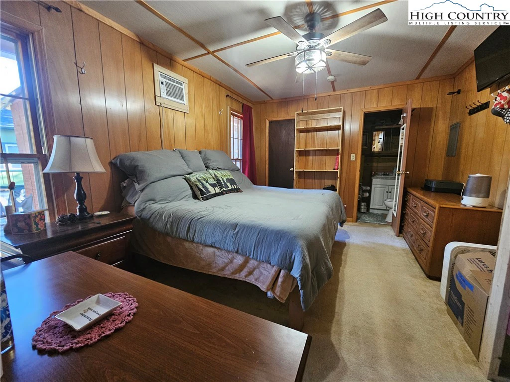 Image number 5 for the current listing