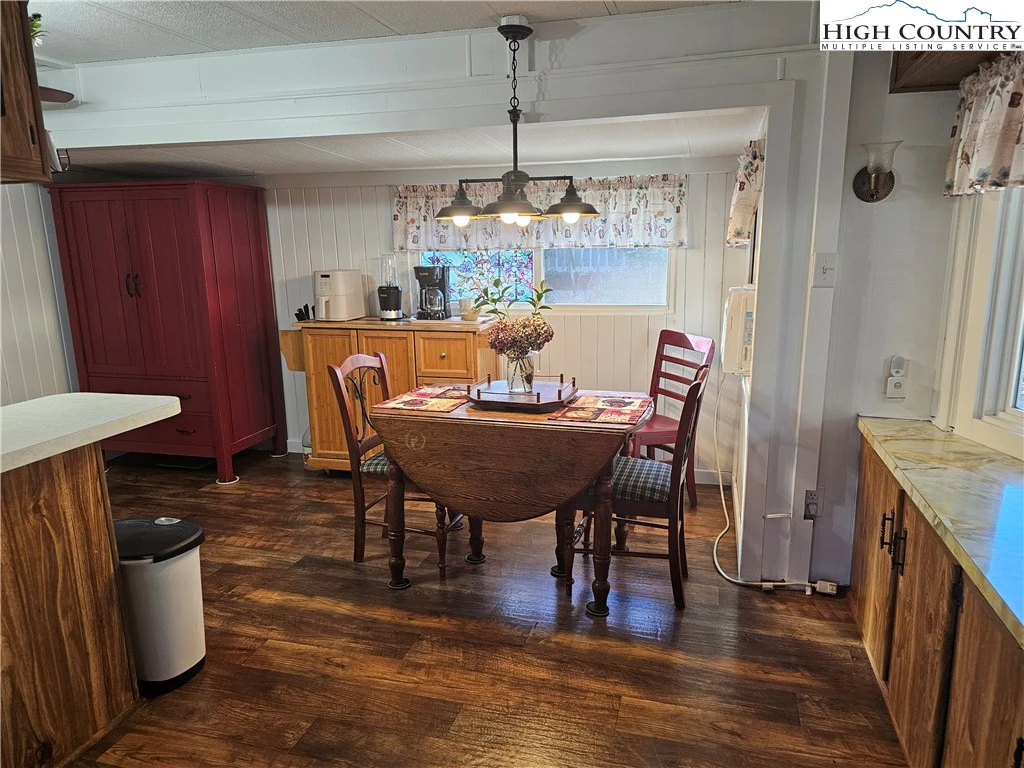 Image number 9 for the current listing