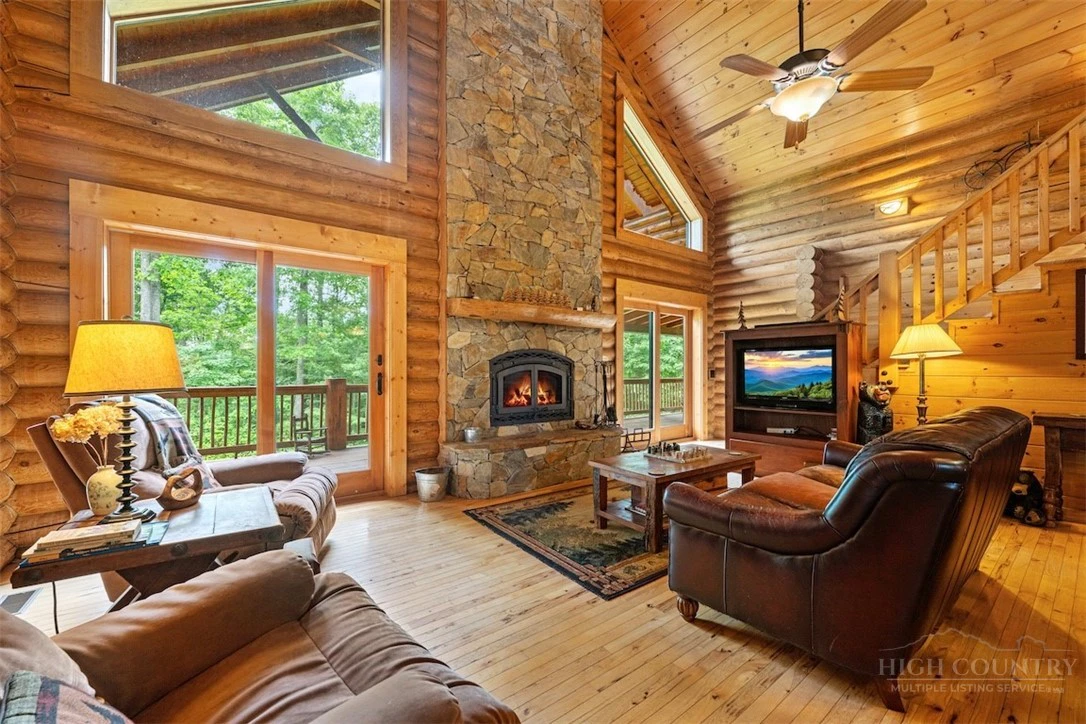 Image number 9 for the current listing