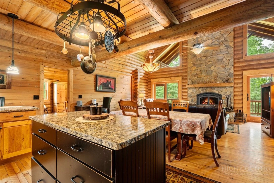 Image number 10 for the current listing