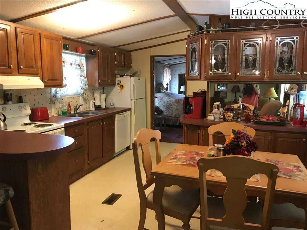 Image number 10 for the current listing