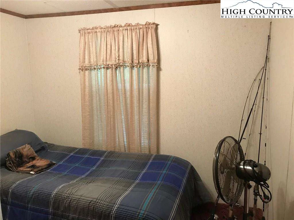 Image number 7 for the current listing