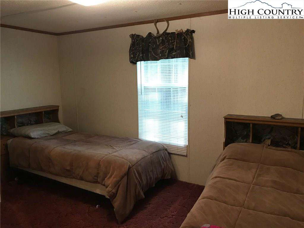 Image number 6 for the current listing