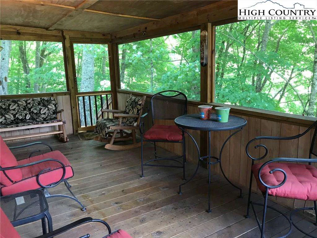 Image number 4 for the current listing
