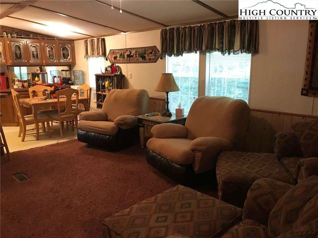 Image number 14 for the current listing