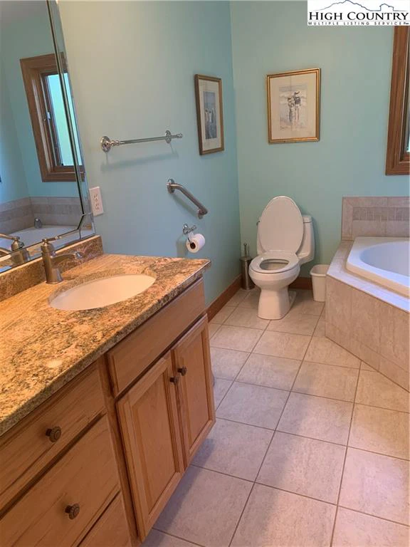 Image number 11 for the current listing