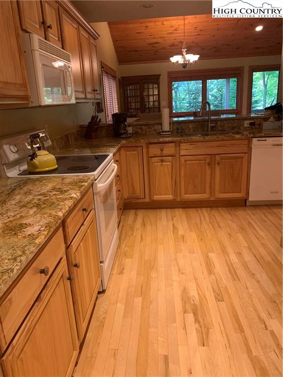 Image number 3 for the current listing