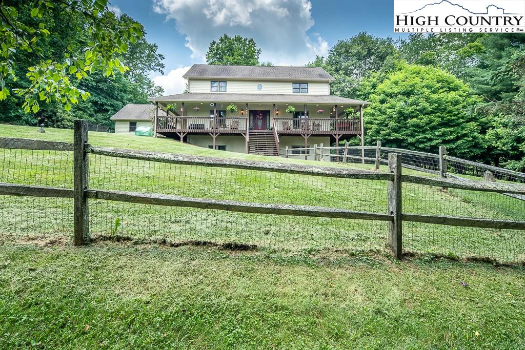 Image number 1 for the current listing