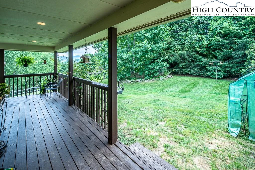 Image number 9 for the current listing